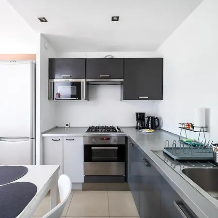 1 Maja Homely By Bookinghost Appartement